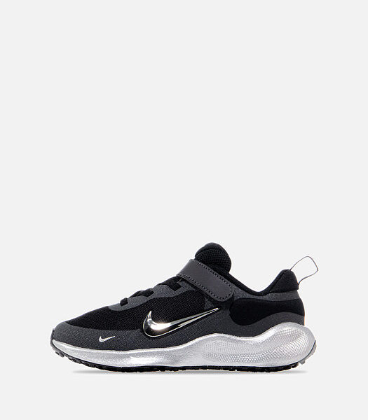 Nike Revolution 7